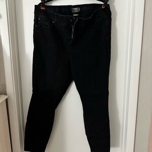 Torrid Black Ankle Cropped Jeans with Stretch